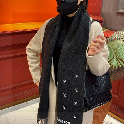 LV SCARF 180 CM IN CASHMERE 730575