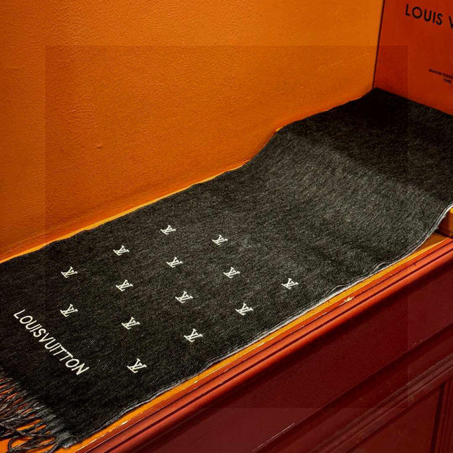 LV SCARF 180 CM IN CASHMERE 730575