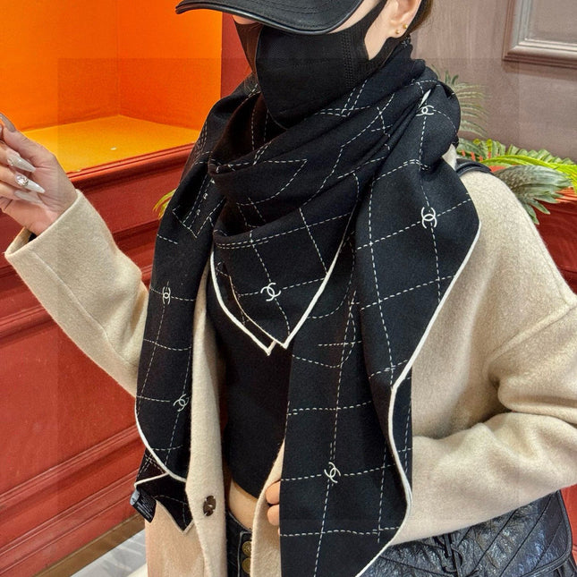 CHANEL 25S SCARF 140 IN SILK 735800