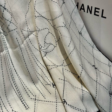 CHANEL 25S SCARF 140 IN SILK 735801