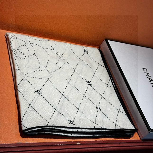 CHANEL 25S SCARF 140 IN SILK 735801