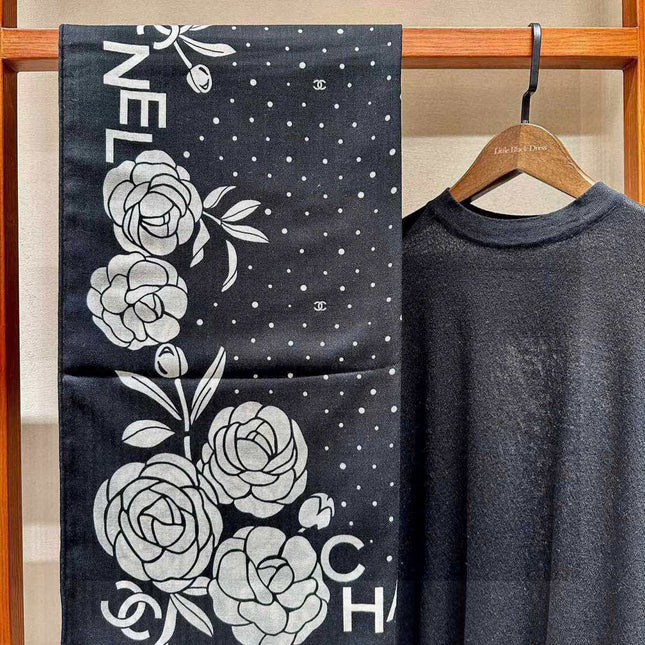 CHANEL 25S SCARF 140 IN SILK 735805
