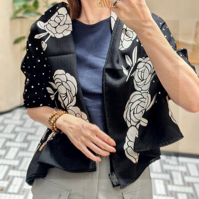CHANEL 25S SCARF 140 IN SILK 735805