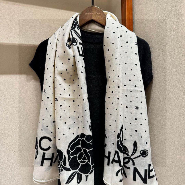 CHANEL 25S SCARF 140 IN SILK 735806