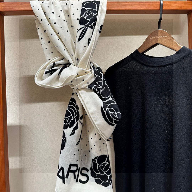CHANEL 25S SCARF 140 IN SILK 735806