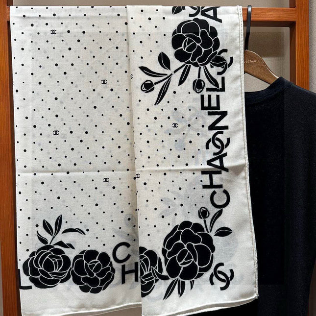 CHANEL 25S SCARF 140 IN SILK 735806