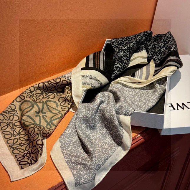 LOEWE 25S SCARF 140 IN CASHMERE SILK 738548