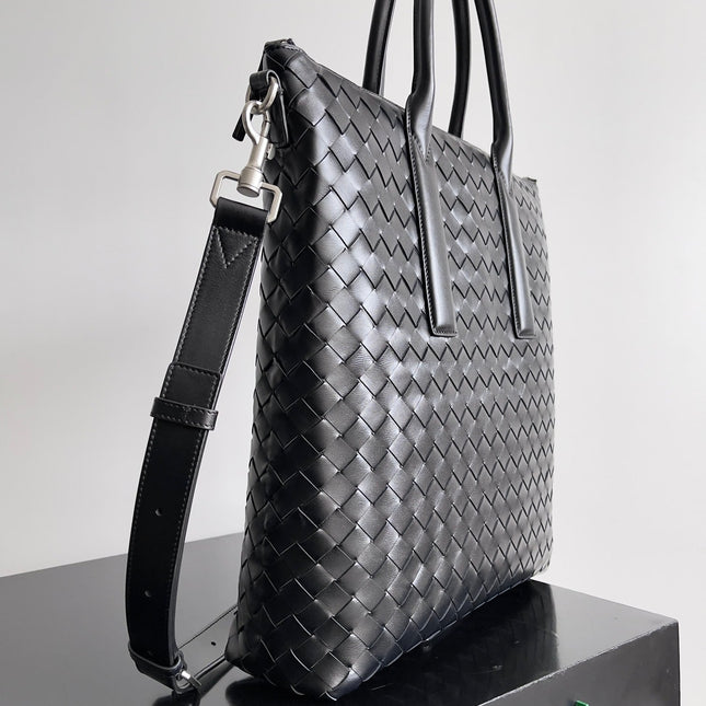 BOTTEGA VENETA 25S ANDIAMO LARGE INTRECCIATO 39 IN BLACK CALFSKIN