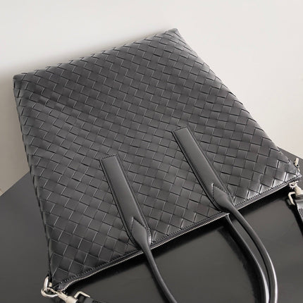 BOTTEGA VENETA 25S ANDIAMO LARGE INTRECCIATO 39 IN BLACK CALFSKIN