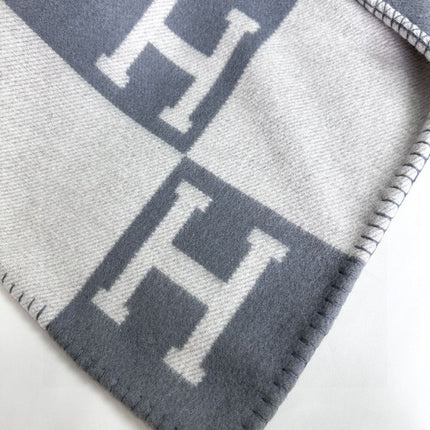 AVALON THROW BLANKET 170 CM IN COOL GRAY CASHMERE 294471