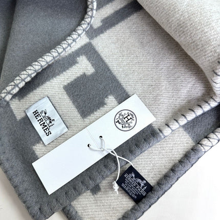 AVALON THROW BLANKET 170 CM IN COOL GRAY CASHMERE 294471