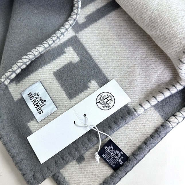 AVALON THROW BLANKET 170 CM IN COOL GRAY CASHMERE 294471