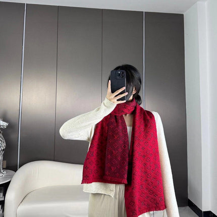SCARF 180 CM IN HIBISCUS RED CLASSIC MONOGRAM CASHMERE 396438