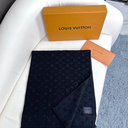 SCARF 180 CM IN BLACK CLASSIC MONOGRAM CASHMERE 396441