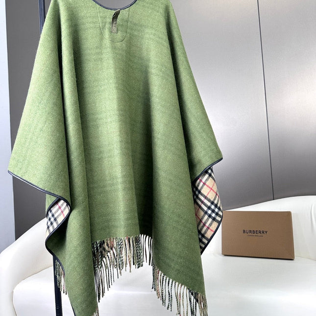 CHECK CAPE IN JADE GREEN WOOL 410153
