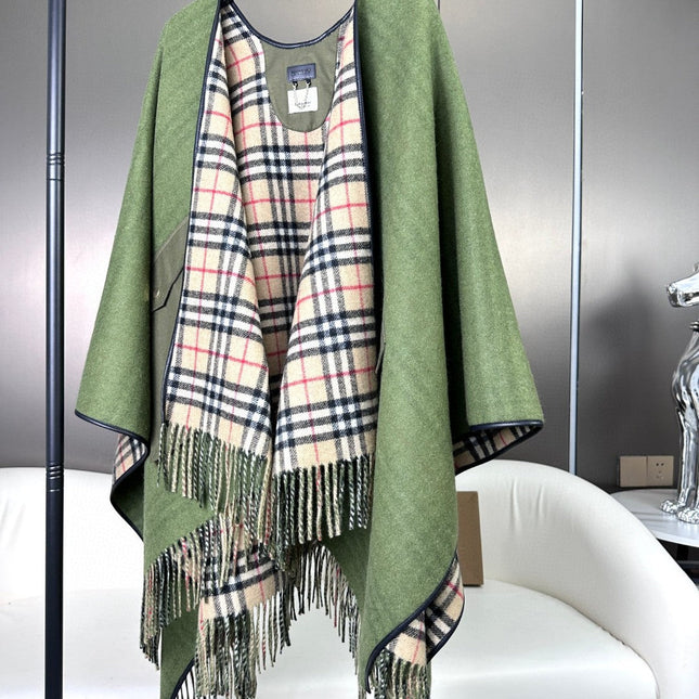 CHECK CAPE IN JADE GREEN WOOL 410153