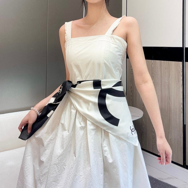CHANEL 25S SCARF 90 IN SILK 643202