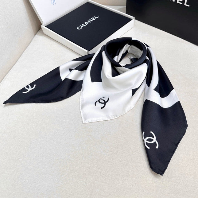 CHANEL 25S SCARF 90 IN SILK 643202