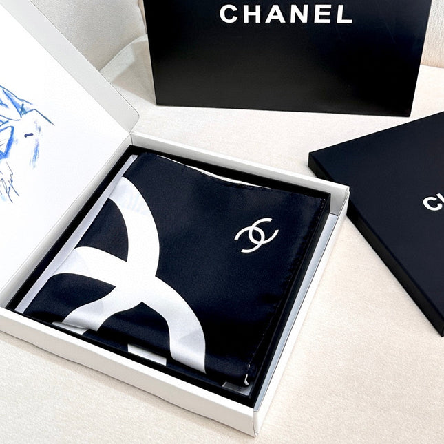 CHANEL 25S SCARF 90 IN SILK 643202