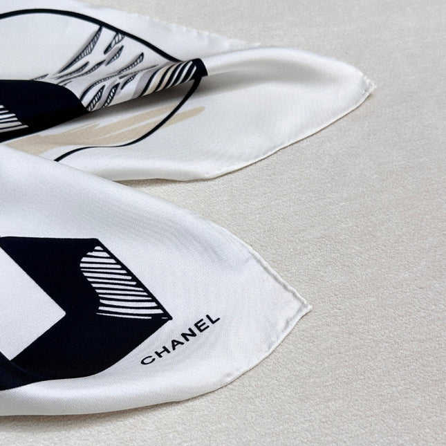 CHANEL 25S SCARF 90 IN SILK 718599