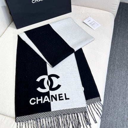 CHANEL 25S SCARF 184 IN MERINO WOOL 727324
