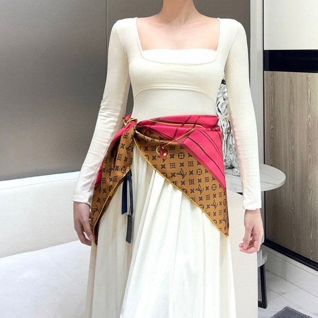 LV SCARF 90 CM IN SILK 737303