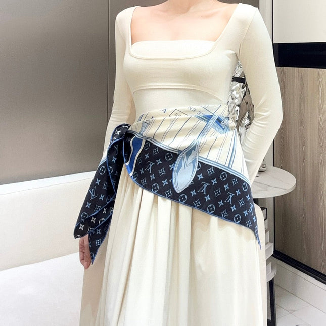 LV SCARF 90 CM IN SILK 737305