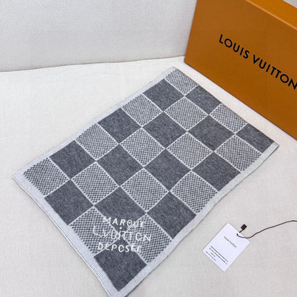 LV SCARF 180 CM IN CASHMERE 682078