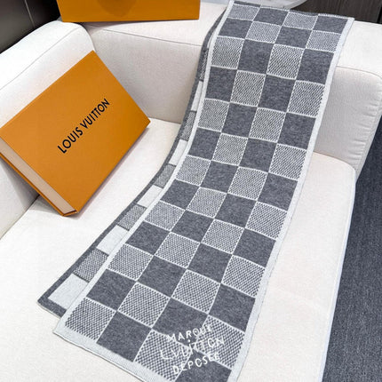 LV SCARF 180 CM IN CASHMERE 682078