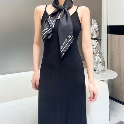 CHANEL 25S SCARF 90 IN SILK 732123