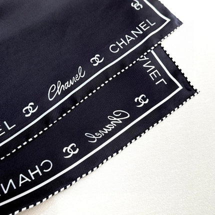 CHANEL 25S SCARF 90 IN SILK 732123