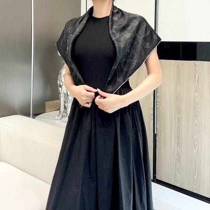 CHANEL 25S SCARF 90 IN SILK 730643