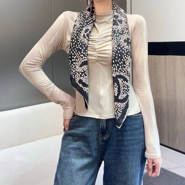 CHANEL 25S SCARF 90 IN SILK 724785