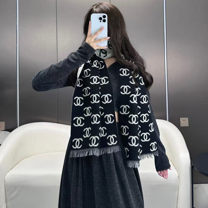 CHANEL 25S SCARF 180 IN CASHMERE WOOL 733942