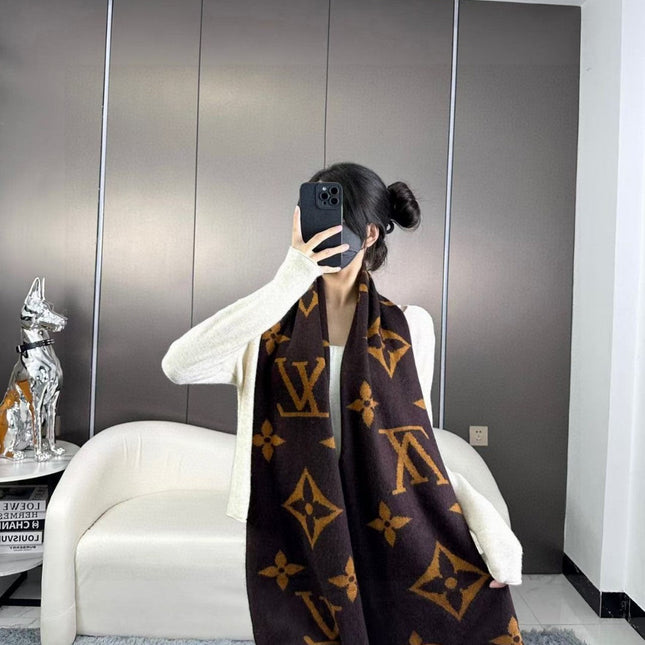LV SCARF 180 CM IN CASHMERE 700779