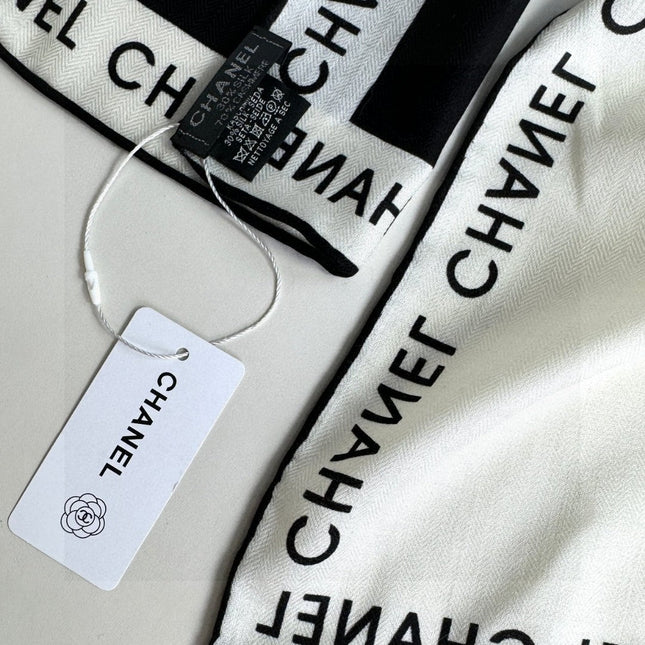 CHANEL 25S SCARF 140 IN CASHMERE SILK 702020