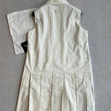 MONCLER SLEEVELESS PLEATED DRESS 269705