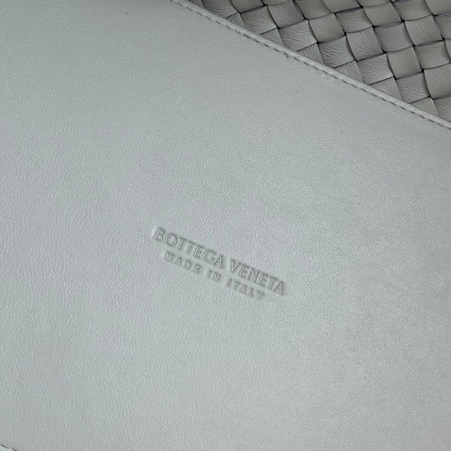 SMALL CABAT 33 IN WHITE LAMBSKIN