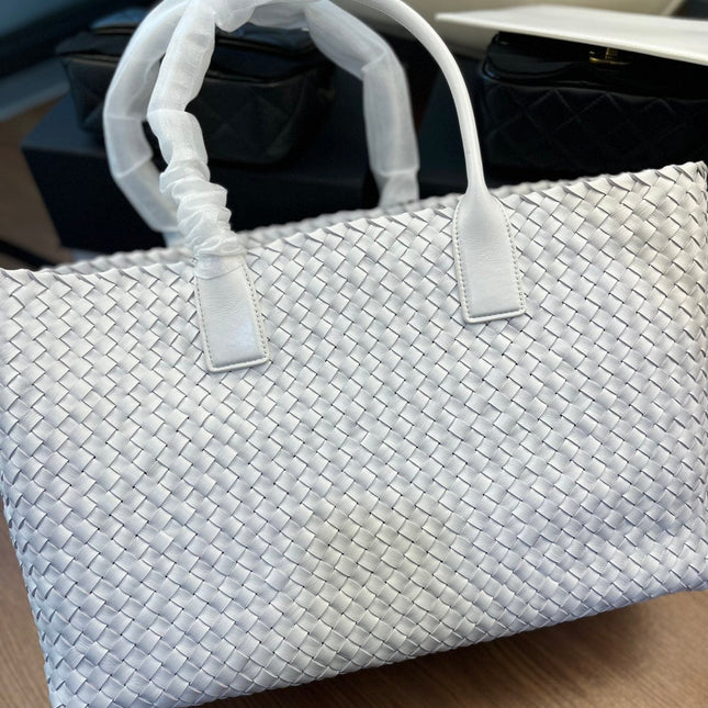 SMALL CABAT 33 IN WHITE LAMBSKIN