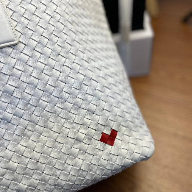 SMALL CABAT 33 IN WHITE LAMBSKIN