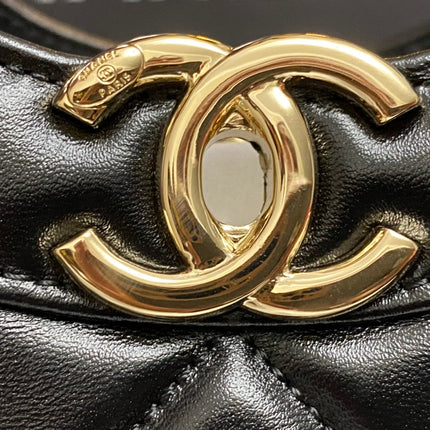 CC 39 LARGE SHOPPING BAG IN BLACK CALFSKIN