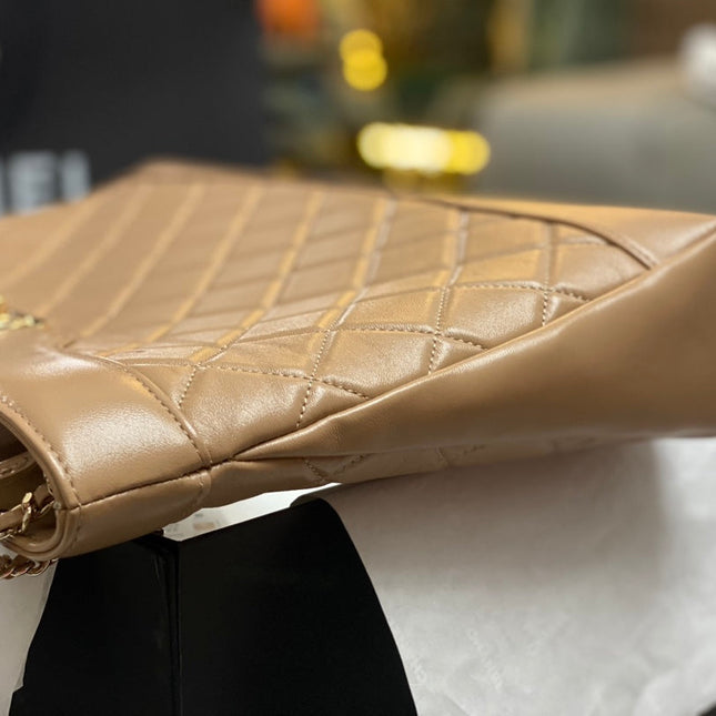CC MEDIUM 36 SHOPPING BAG IN CAMEL BROWN CALFSKIN