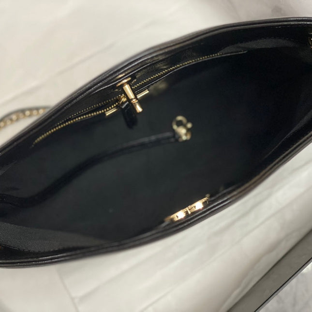 CC SMALL 30 SHOPPING BAG IN BLACK CALFSKIN