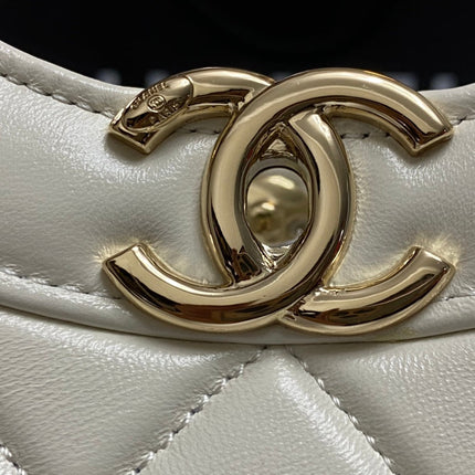 CC SMALL 30 SHOPPING BAG IN WHITE CALFSKIN