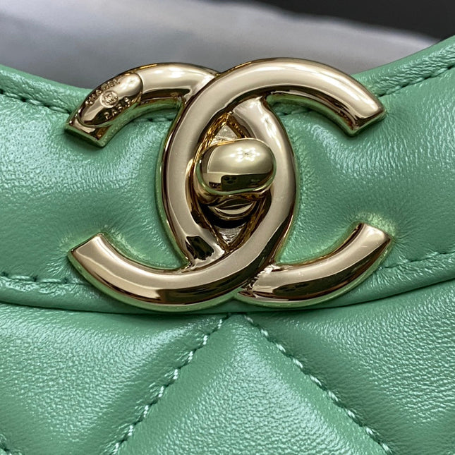 CC SMALL 30 SHOPPING BAG IN GREEN MINT CALFSKIN