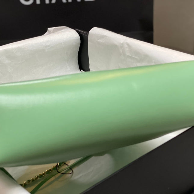CC SMALL 30 SHOPPING BAG IN GREEN MINT CALFSKIN