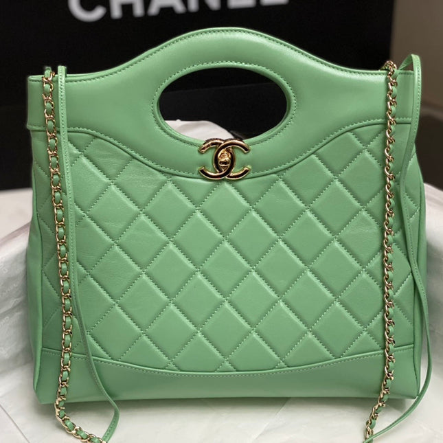 CC SMALL 30 SHOPPING BAG IN GREEN MINT CALFSKIN