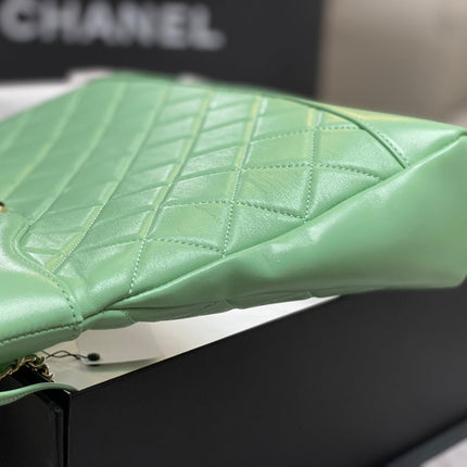 CC SMALL 30 SHOPPING BAG IN GREEN MINT CALFSKIN