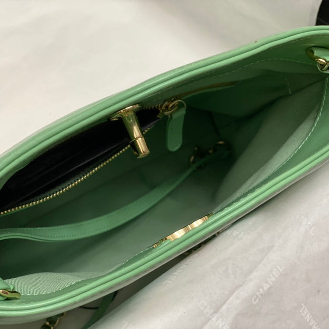 CC MINI 23 SHOPPING BAG IN GREEN MINT CALFSKIN