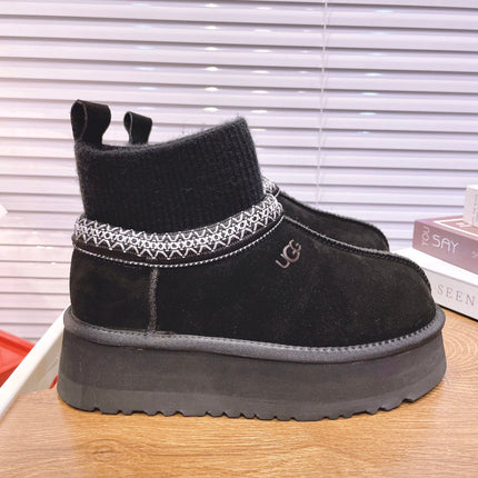 SNOW BOOTS IN BLACK SUEDE WITH ETHNIC STYLE SOCK